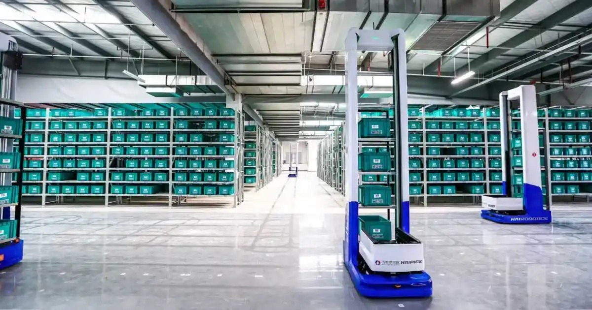 photo use case du haipick climb dans un parc de bac logistique