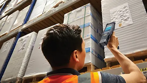 entrepôt préparations de commande scan terminal