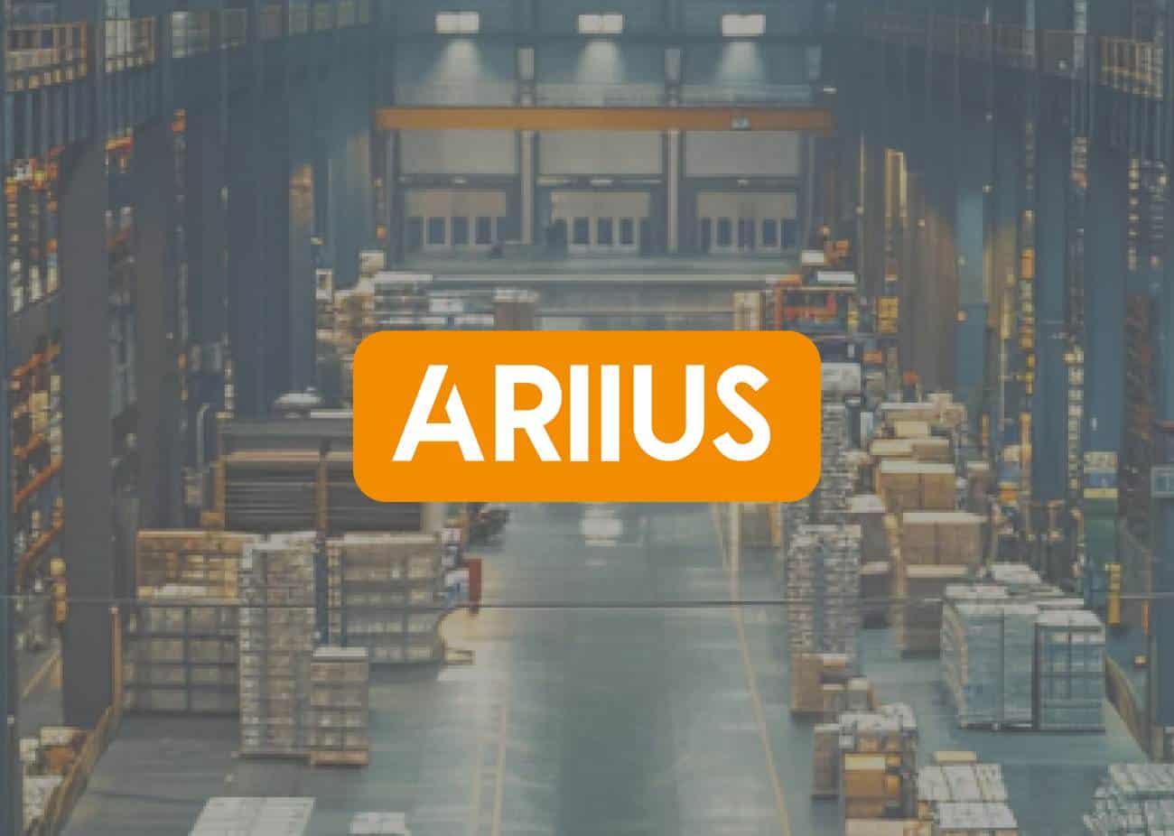 Entrepôt avec le logo ARIUS. Solutions WIIO.