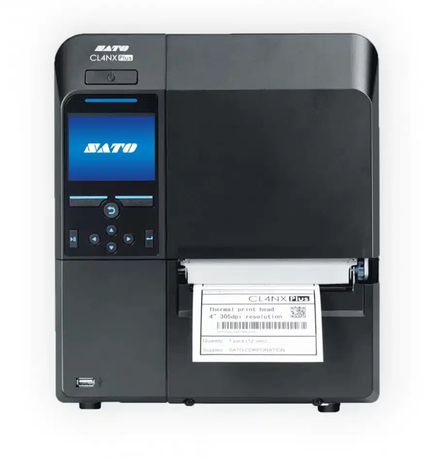 Imprimante industrielle SATO CL4NX Plus imprimant une étiquette. Étiquette avec texte "Thermal print head 4" 305dpi".