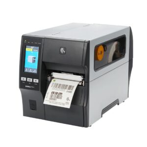 Imprimante industrielle Zebra ZT411 imprimant une étiquette avec codes-barres. Écran tactile couleur visible.