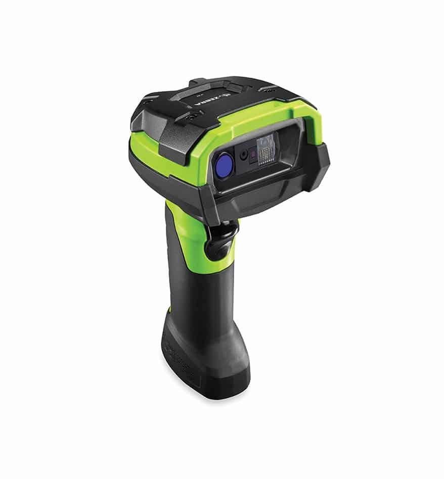 Scanner Zebra DS3600-ER robuste, vue en perspective. Lecteur de codes-barres industriel noir et vert.