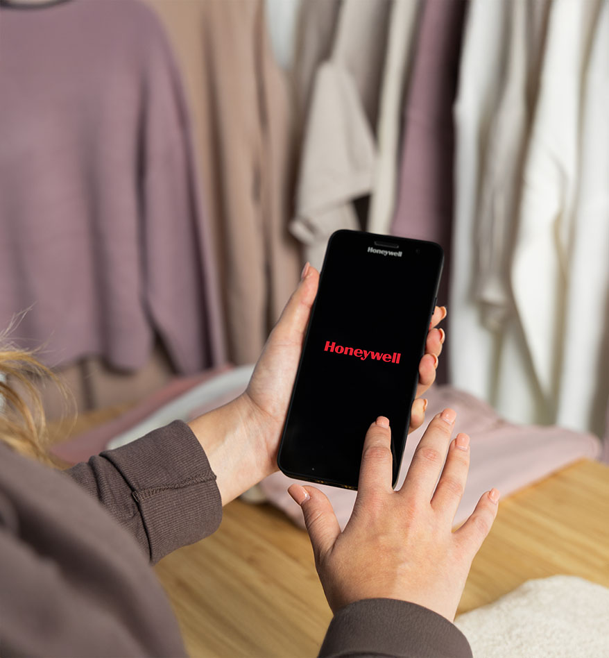 photo honeywell ct37 use case une personne qui la tient dans la main