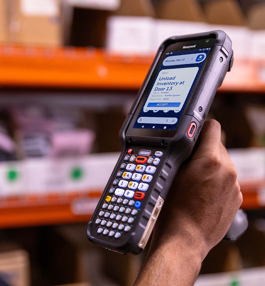 photo terminal industriel honeywell ck62 photo dans un entrepot