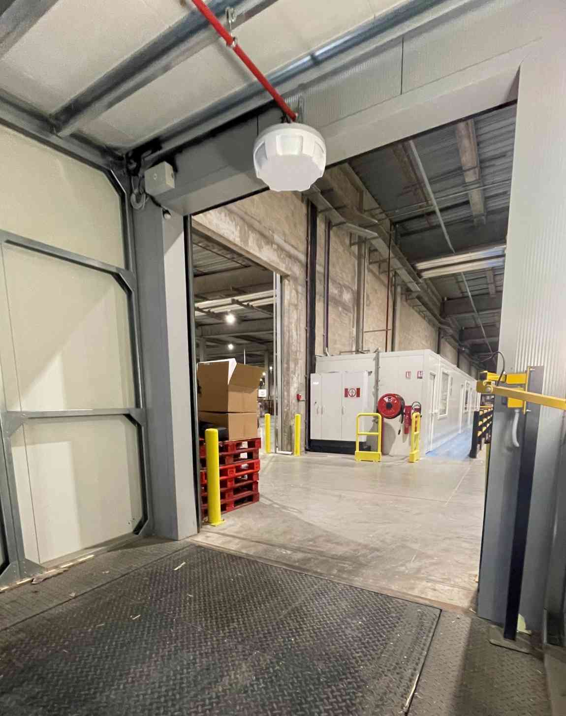 ATR fixé sur un quai de chargement